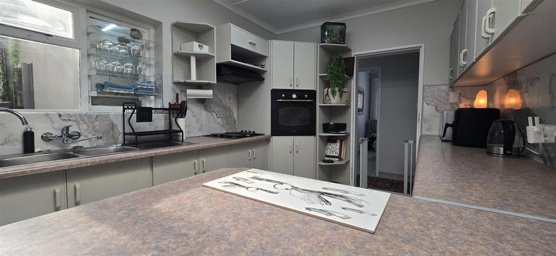 6 Bedroom Property for Sale in Reebok Western Cape